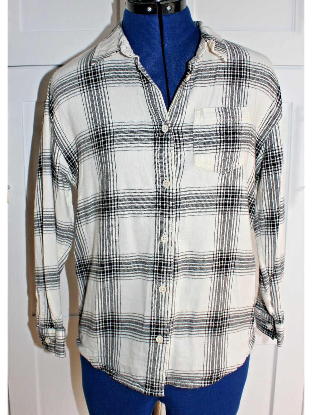 Wonder Nation Girls Plaid Flannel Shirt L 10/12 Cream Black Button Up Blouse